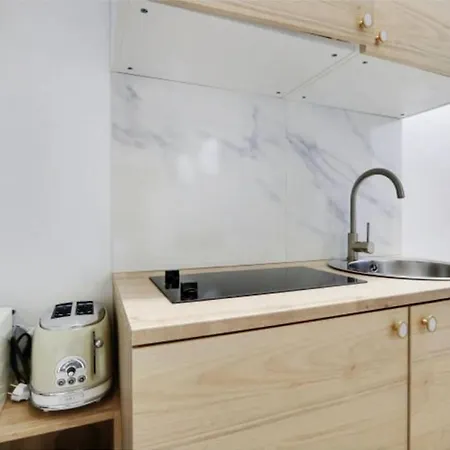 Trocadero Tour Eiffel : Cosy Studio Apartment *