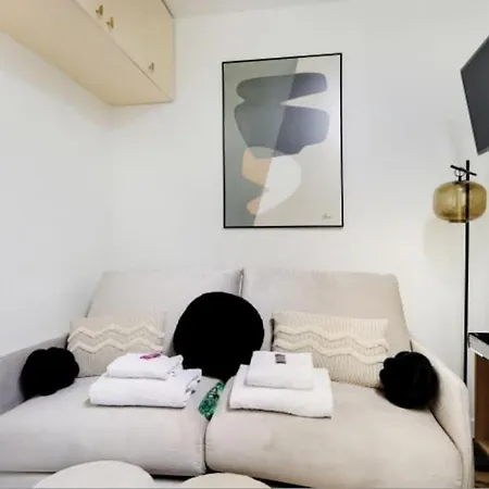Trocadero Tour Eiffel : Cosy Studio Apartment *